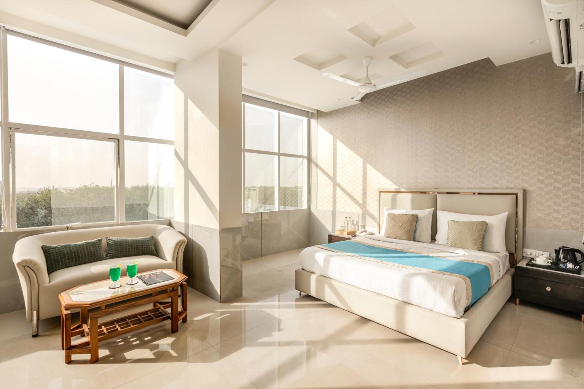 Hotel Aero Star By Star Group นิวเดลี ภายนอก รูปภาพ