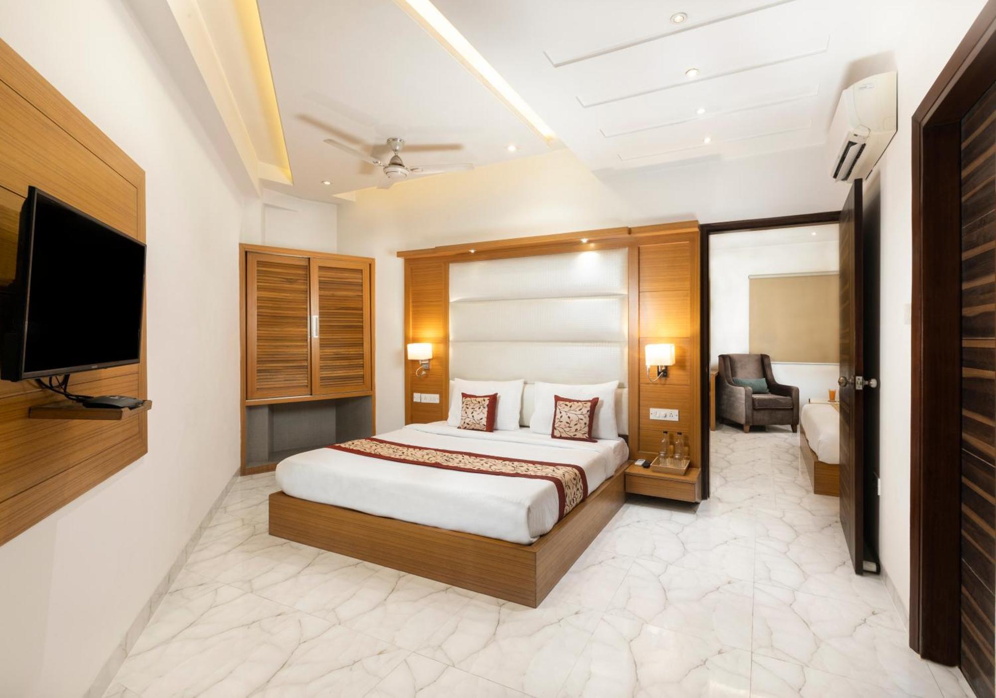 Hotel Aero Star By Star Group นิวเดลี ภายนอก รูปภาพ
