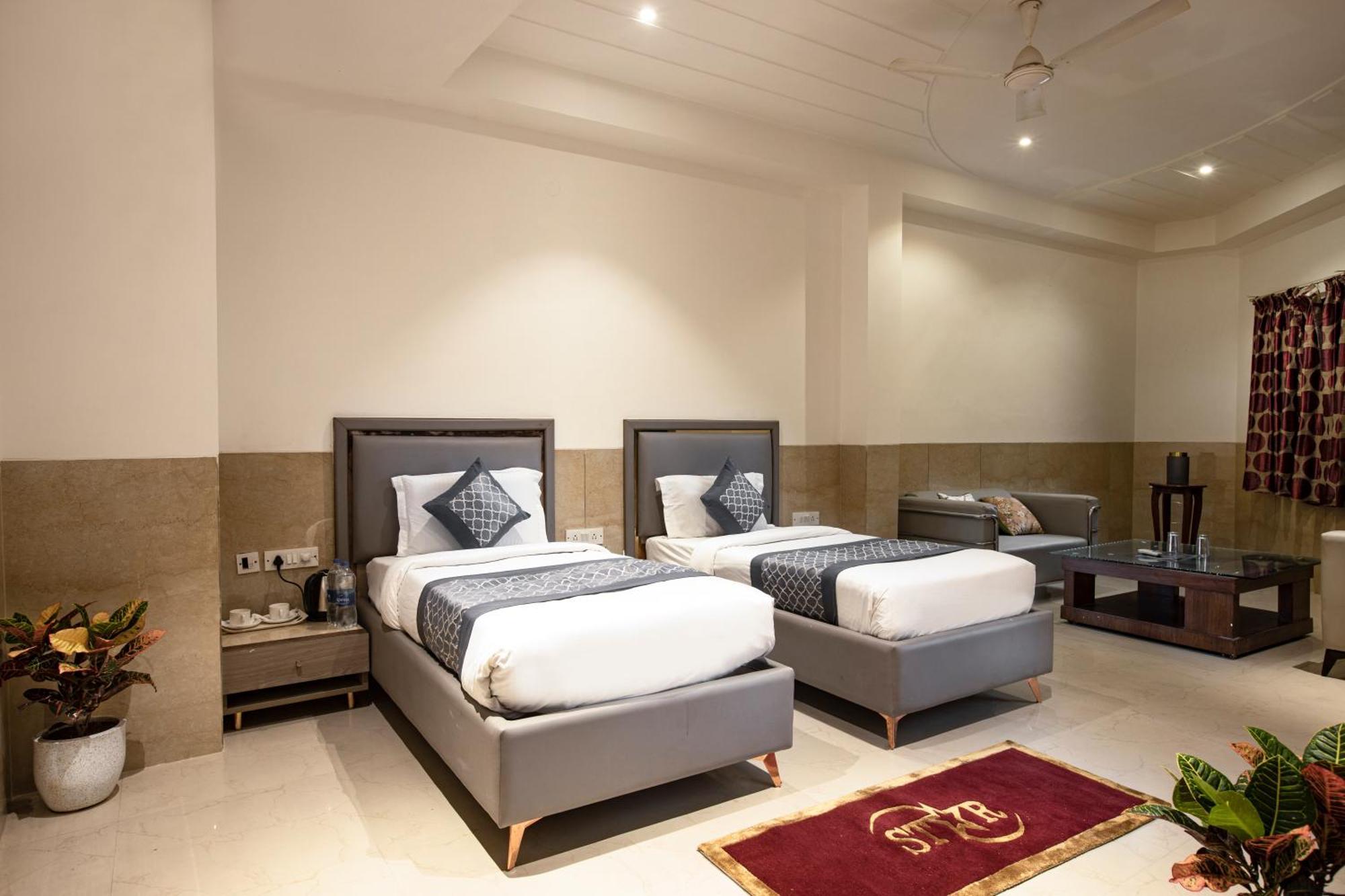Hotel Aero Star By Star Group นิวเดลี ภายนอก รูปภาพ