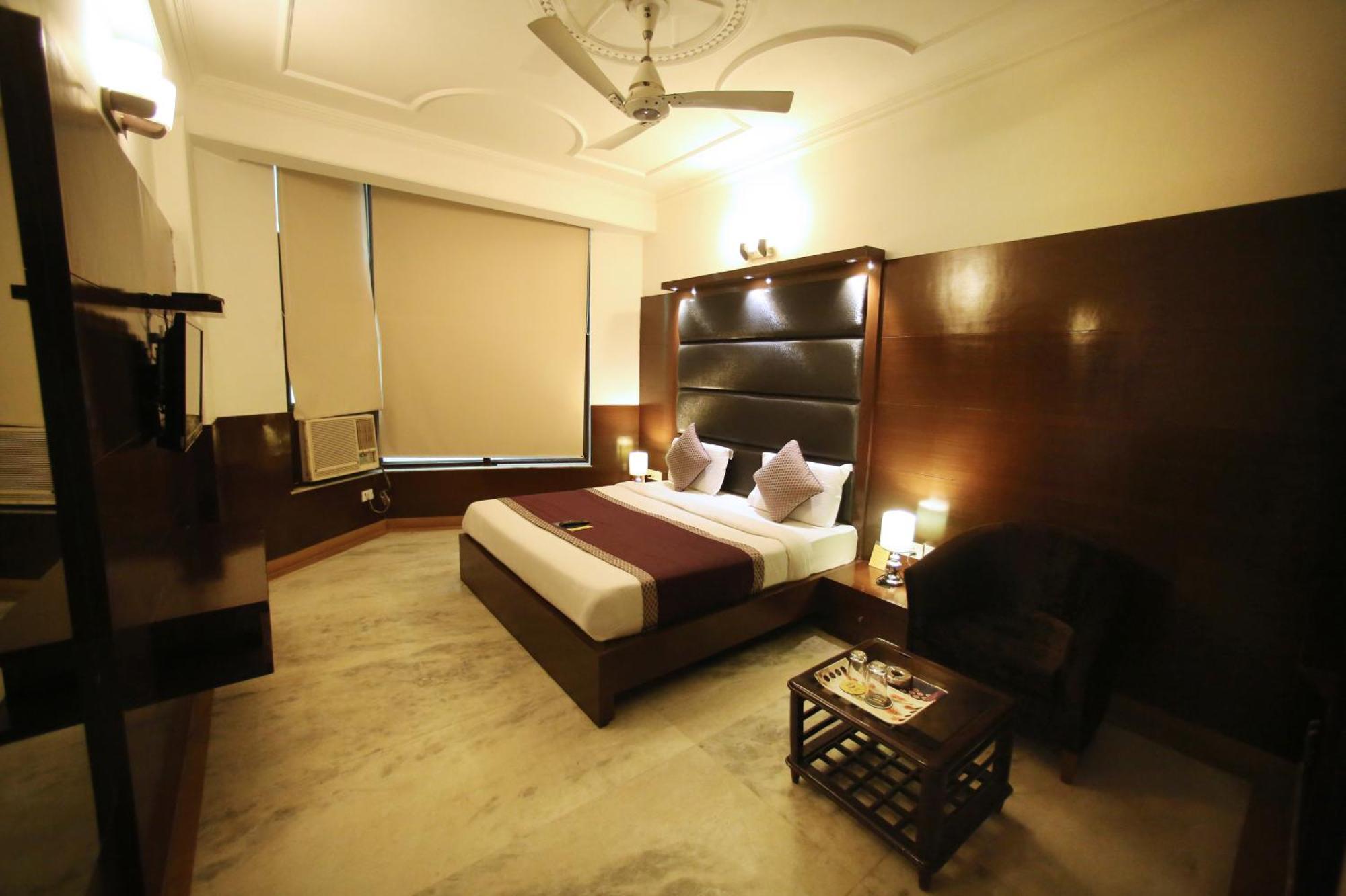 Hotel Aero Star By Star Group นิวเดลี ภายนอก รูปภาพ