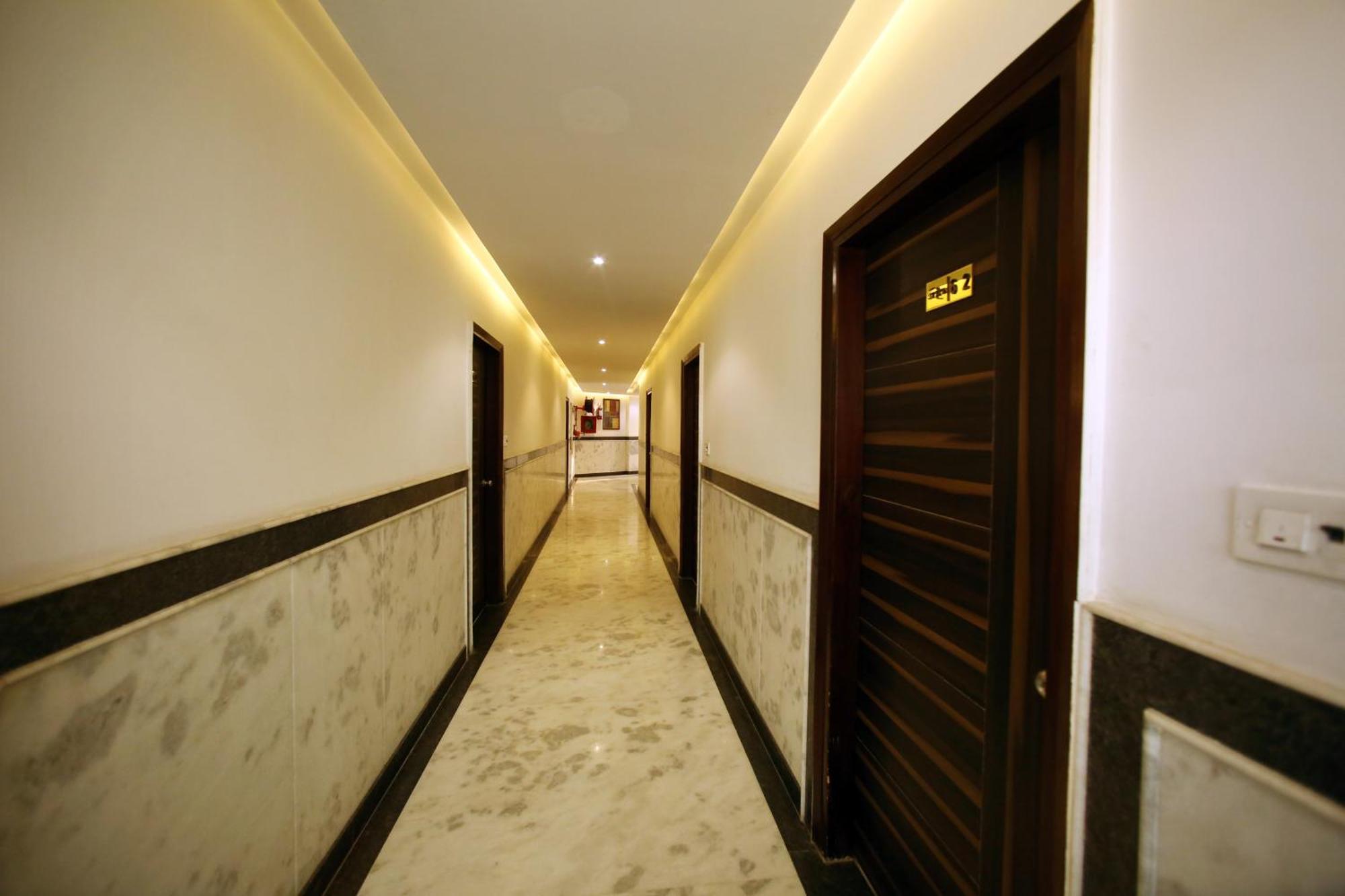 Hotel Aero Star By Star Group นิวเดลี ภายนอก รูปภาพ
