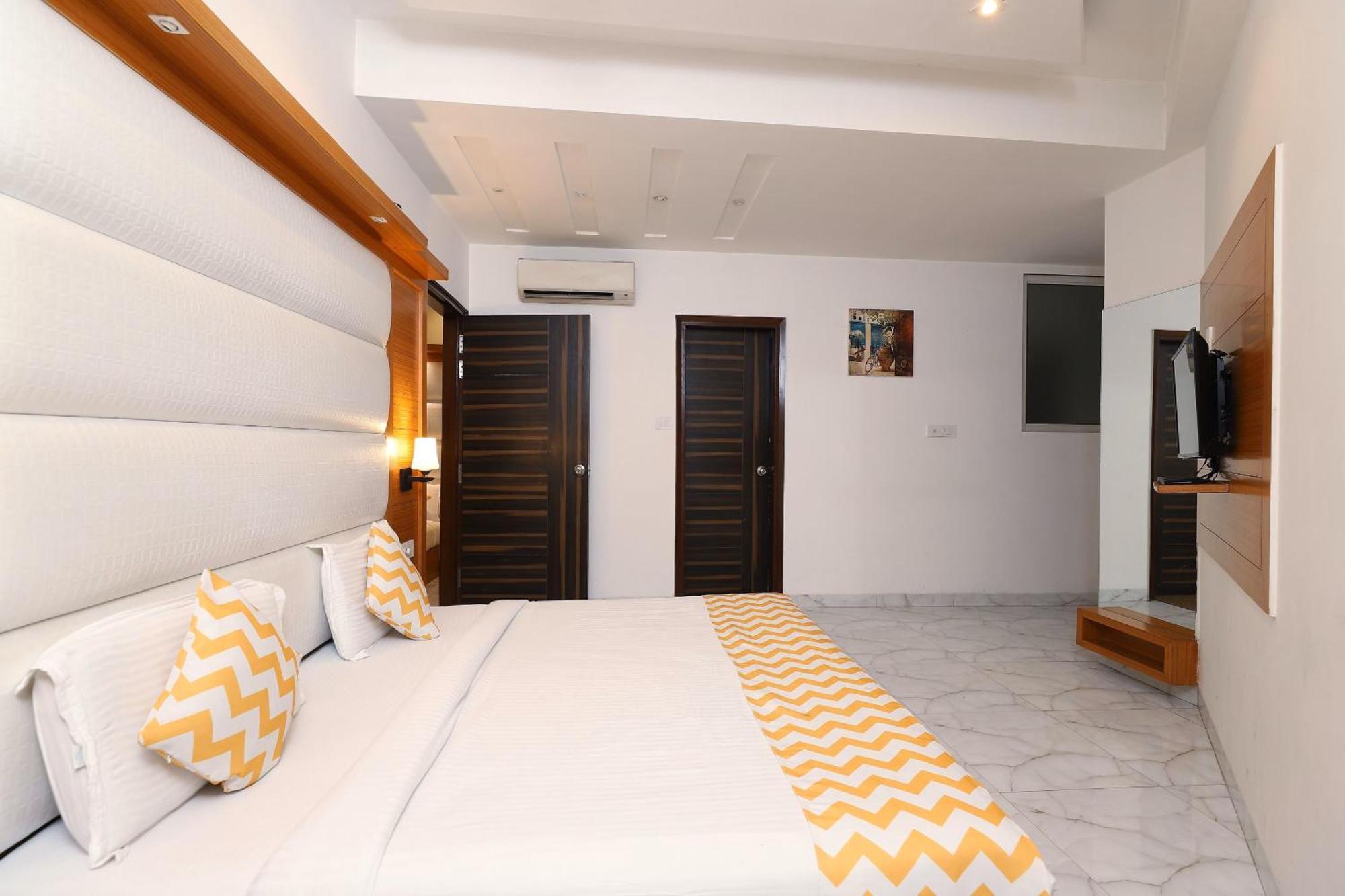 Hotel Aero Star By Star Group นิวเดลี ภายนอก รูปภาพ